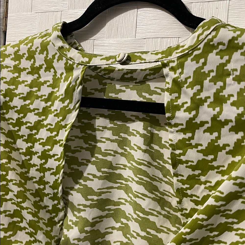Urban Outfitters Abstract Houndstooth Bow Tie Satin Backless Top🍏 - Picture 10 of 11
